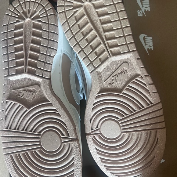 Nike Dunks Low Hemp/Sail - Picture 3 of 3